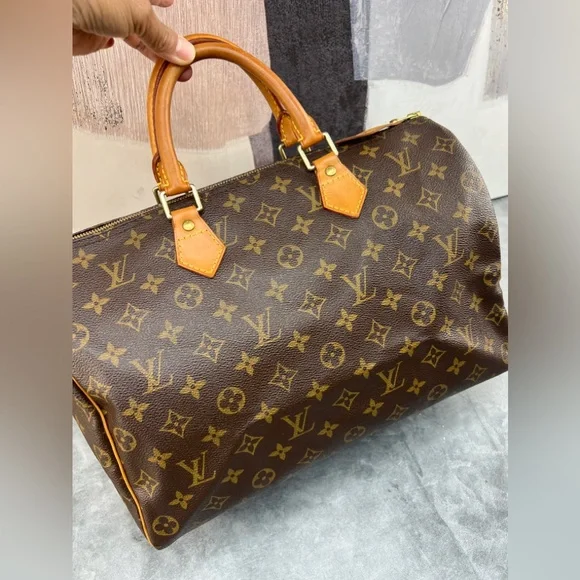 🌵Authentic Louis Vuitton Speedy 35 Monogram🌵